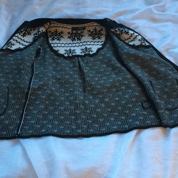 DC skatewear skater snowflake zippered cardigan sweater, size med - Picture 6 of 10
